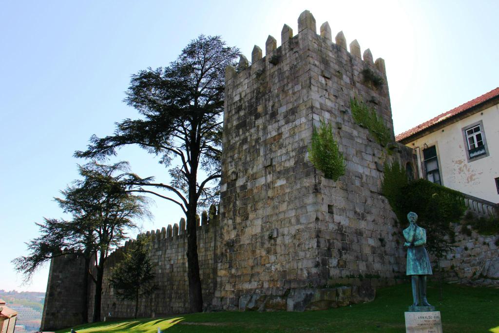 9 Muralha Fernandina